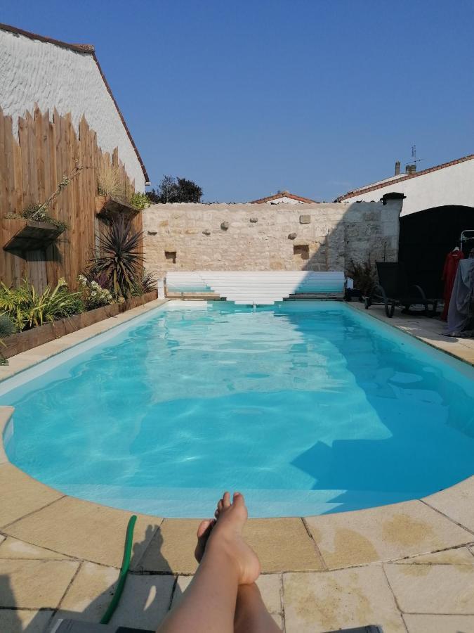 Aux Portes Des Iles Saint-Just-Luzac Luaran gambar